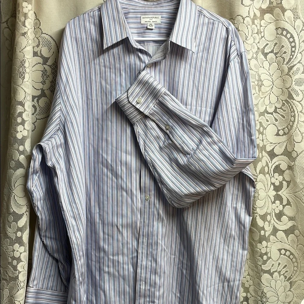 Banana Republic 100% cotton Men's Blue Striped Shirt